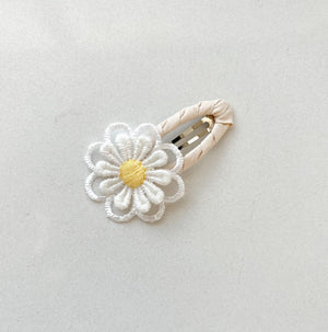
                  
                    Load image into Gallery viewer, Daisy Hair Clip
                  
                