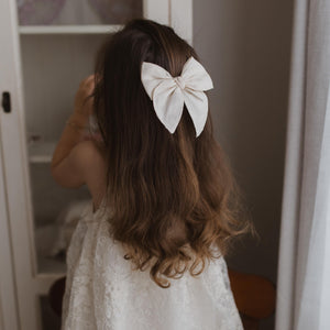 
                  
                    Load image into Gallery viewer, Sand Linen Fable Hair Bow
                  
                